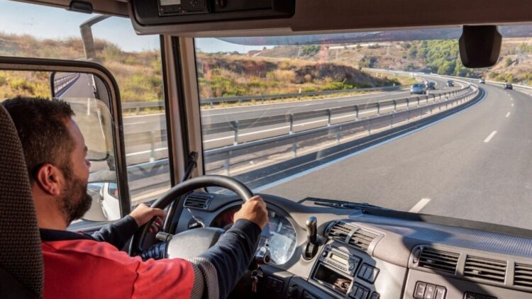 Transportes convoca nuevas ayudas para la formación en el transporte por carretera