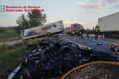 Un camionero fallecido y otro herido tras una colisión en la AP-68