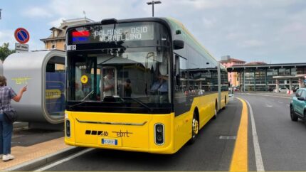 Bérgamo inicia un servicio de autobús de tránsito rápido con 15 autobuses eléctricos Yutong