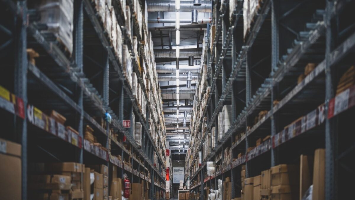Climatización eficiente en almacenes y centros logísticos: Clave para la productividad y la sostenibilidad