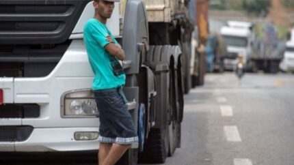 Cómo la informalidad perjudica a los camioneros en Brasil