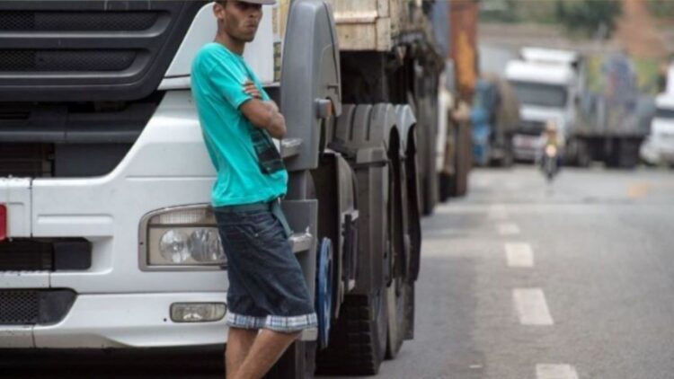 Cómo la informalidad perjudica a los camioneros en Brasil