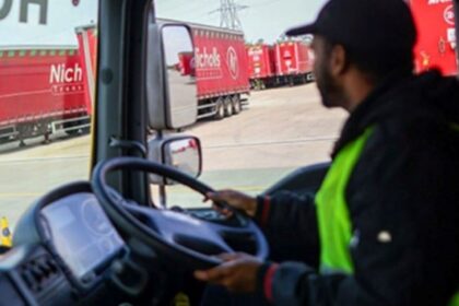 Conducir a ciegas: Informe sobre escasez de camioneros en Reino Unido