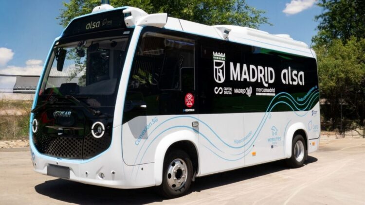 El primer autobús autónomo y a demanda de España ya opera en Mercamadrid