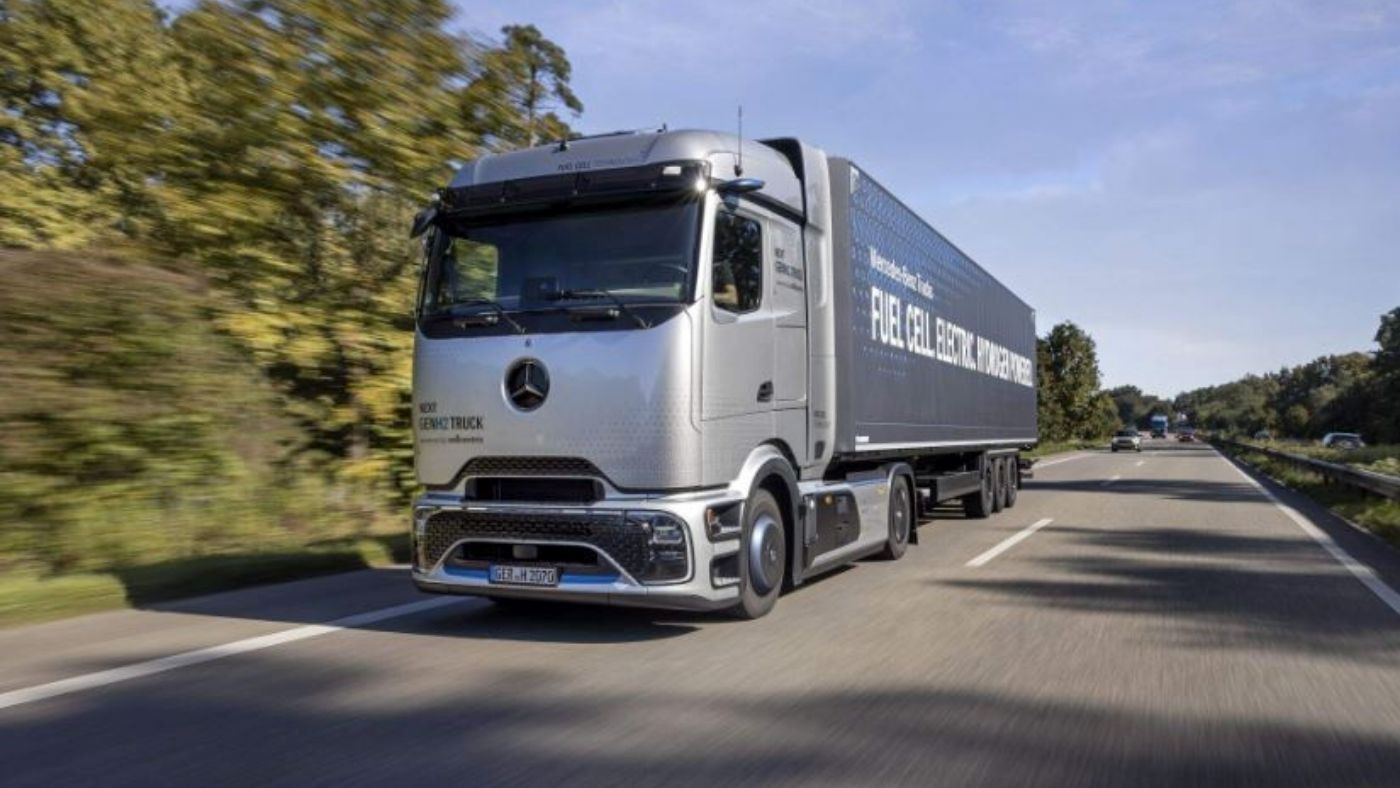 In December, Dachser Will Use Three Mercedes-Benz NextGenH2 Hydrogen Trucks
