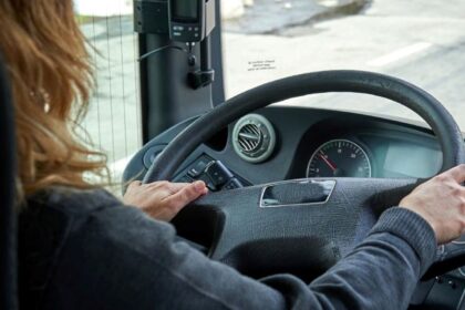 IRU promueve las mujeres conductoras de autobuses y autocares