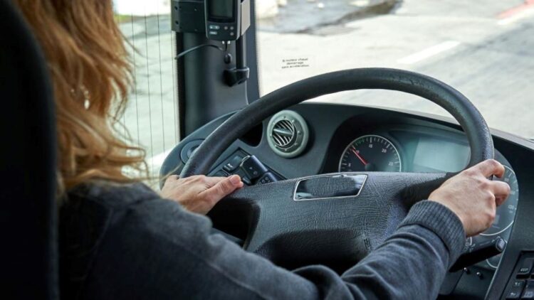 IRU promueve las mujeres conductoras de autobuses y autocares