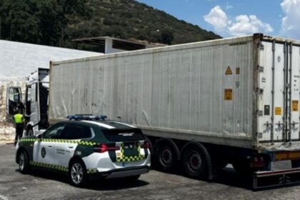Investigado un camionero interceptado en la A-44 sextuplicando la tasa de alcohol