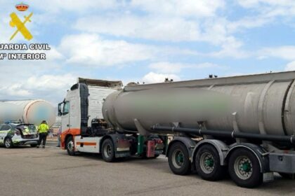 Investigado un camionero que transportaba mercancías peligrosas por sextuplicar la tasa de alcohol