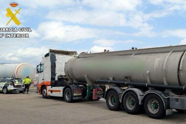 Investigado un camionero que transportaba mercancías peligrosas por sextuplicar la tasa de alcohol