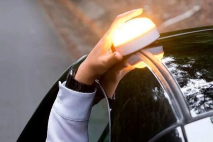 La DGT multará con 200 euros este verano a los vehículos sin baliza V-16
