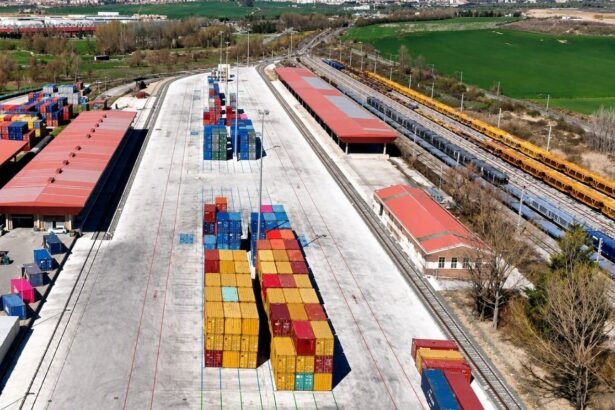 La nueva terminal de carga intermodal de Noáin entra en servicio