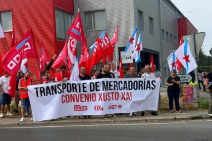 Los conductores vuelven a manifestarse pidiendo un convenio colectivo digno en el transporte de mercancías de A Coruña