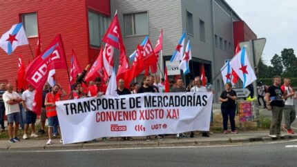 Los conductores vuelven a manifestarse pidiendo un convenio colectivo digno en el transporte de mercancías de A Coruña