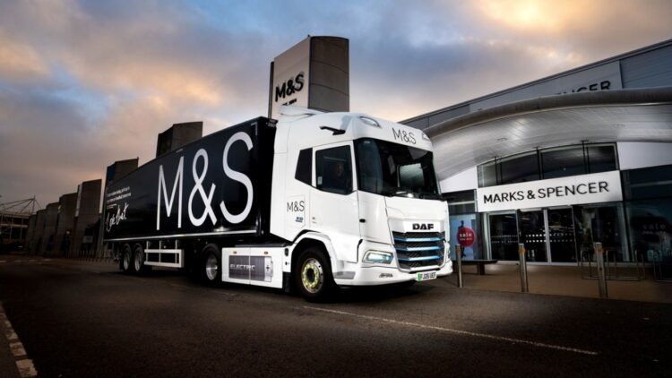 Marks & Spencer y Gist Ltd incorporan a su flota 10 camiones eléctricos DAF XD Electric
