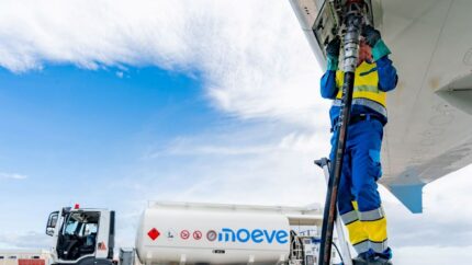 Moeve suministrará SAF a DHL Express para sus operaciones en el aeropuerto de Madrid
