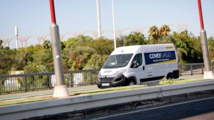Renting o compra de furgoneta para reparto: cuándo sale a cuenta cada opción