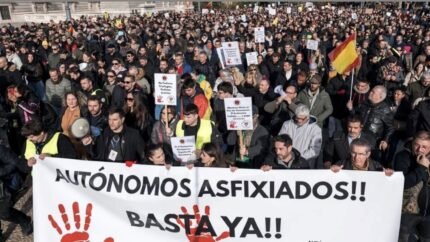 Un autónomo con custodia compartida, al borde de la asfixia financiera por el impago unilateral de su mutua de accidentes
