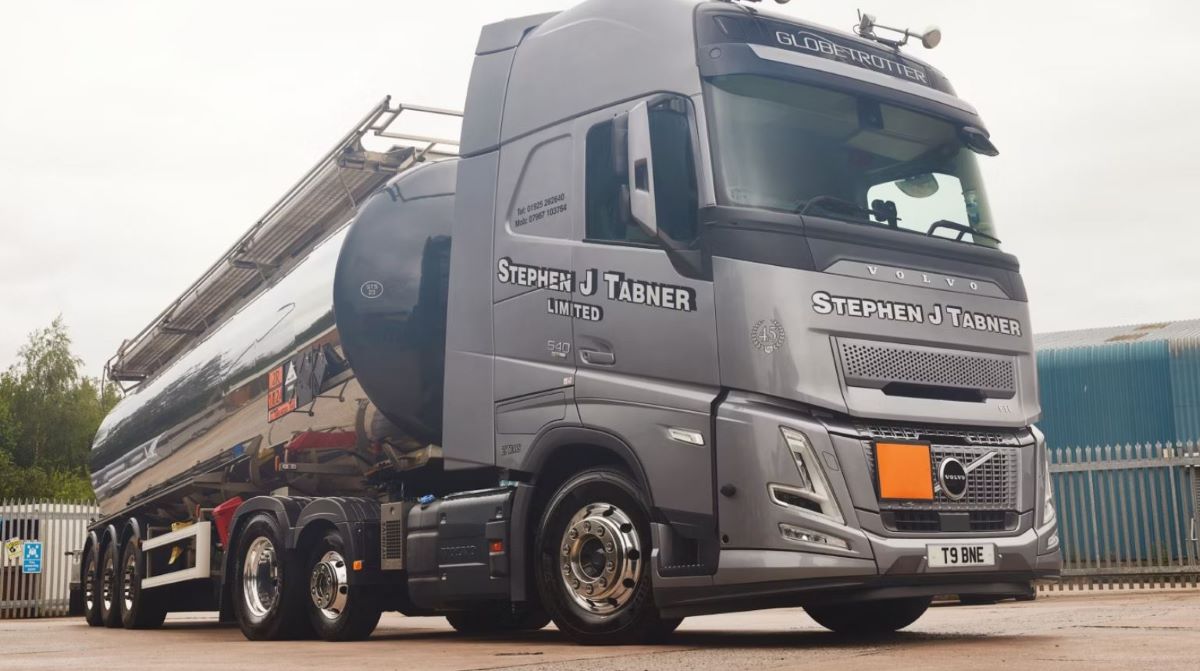VOLVOREINOUNIDO3 VOLVOREINOUNIDO3