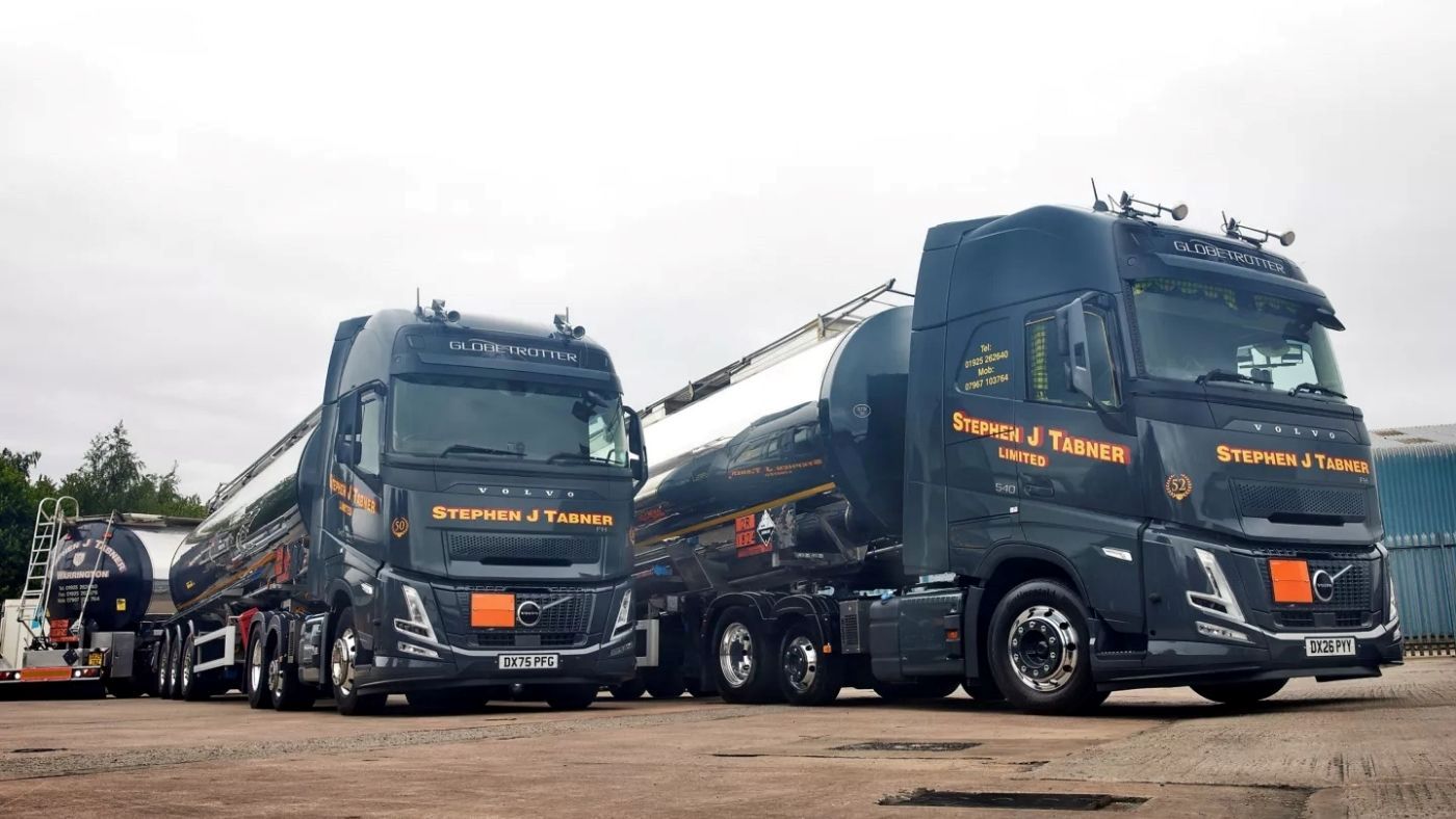 Fotos: Volvo Trucks UK. SJ Tabner cosecha los frutos con el Volvo FH Aero y un consumo de combustible optimizado