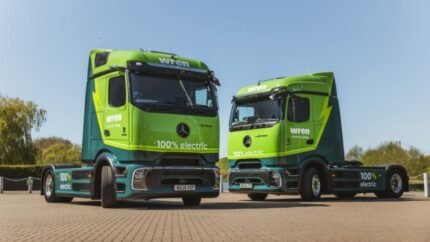 Wren Kitchens avanza hacia la descarbonización con 10 camiones eléctricos Mercedes-Benz
