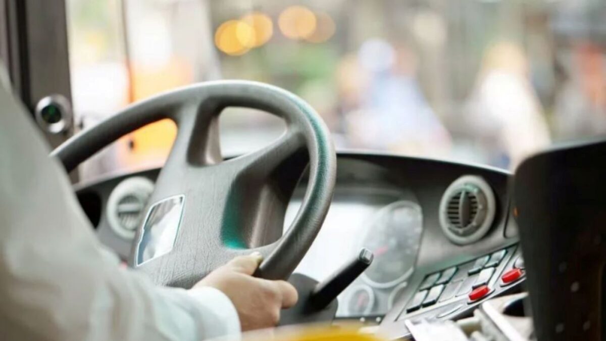 Avanza el procedimiento de solicitud de coeficientes reductores en el transporte de viajeros en autobús. Foto de archivo Avanza el procedimiento de solicitud de coeficientes reductores en el transporte de viajeros en autobús