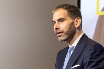 El nuevo secretario general de la IRU, Habib Turki, toma posesión del cargo