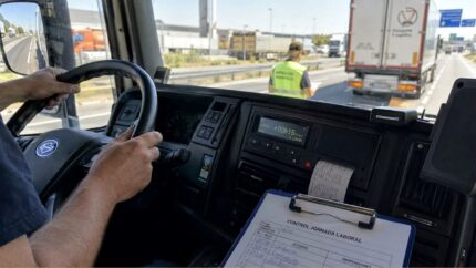 Tacógrafo y normativa laboral: cómo encajar las dos regulaciones en el transporte profesional
